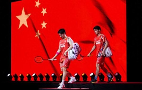 云开体育官网-汤尤杯｜石宇奇赛前伤退，王昶赛中受伤，国羽男队提前出线，但伤情令人担忧|加拿大|赖浩俊|汤姆斯杯|比赛|世锦赛_新浪体育_新浪新闻