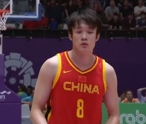 云开体育官网-丁彦雨航：现在有更多年轻人在努力拼搏 相信中国男篮会越来越好